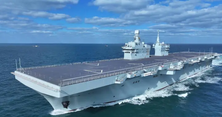 事态升级，中方军舰越聚越多，四川舰和辽宁舰汇合，菲日休想闹事