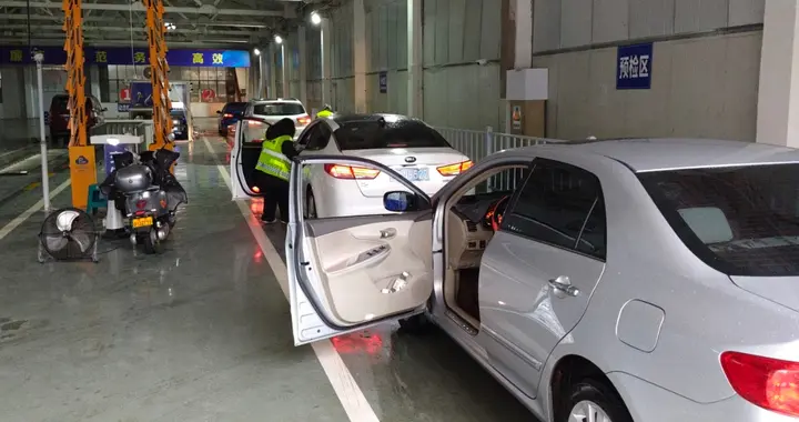 年检不取消反而更爽？3亿车主实测220元办结，乱收费直接双倍赔！