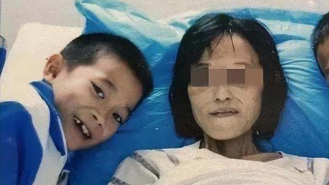 妮娅历史：2016年，湖南一单亲妈妈身患