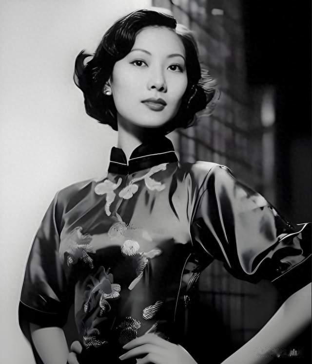 75岁张爱玲死在行军床上，满屋是用过的卫生纸，遗嘱：不许看遗体