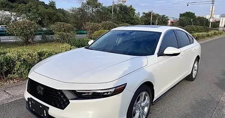 预算20万，是买本田雅阁还是小米SU7更好？