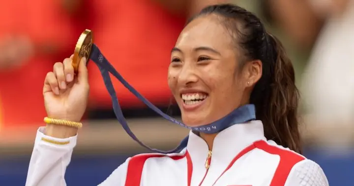 郑钦文夺冠后，那些曾骂她“奥运退赛只为捞金”的人，集体失声了