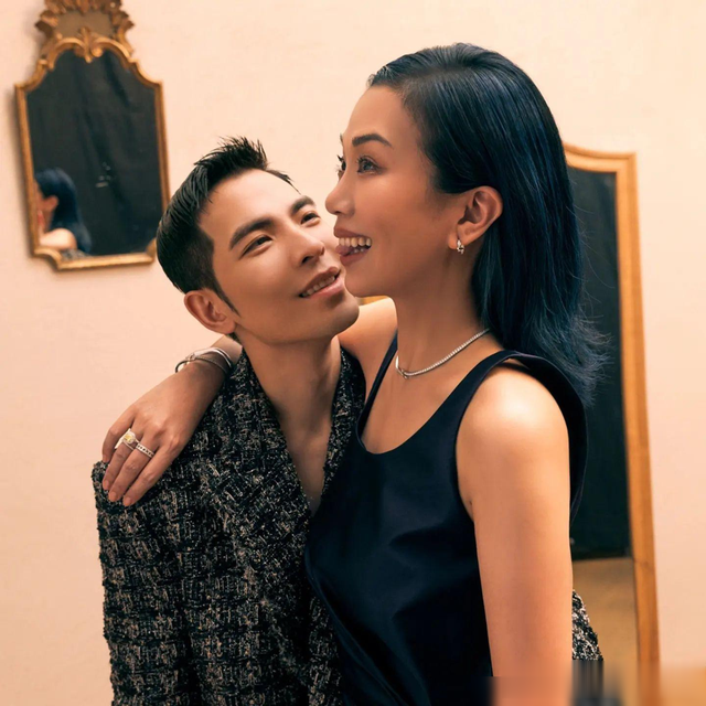 萧敬腾今晚迎娶51岁林有慧，四套婚纱曝光，600人赴宴礼金全捐出