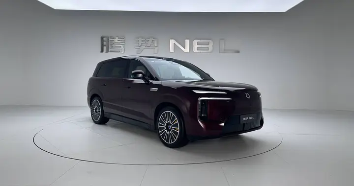 腾势N8L登场，魔法空间搭配云辇舒适，重新定义全家出行豪华标准