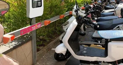 明明看着像做公益事业的充电桩，为什么会引来这么多人的非议