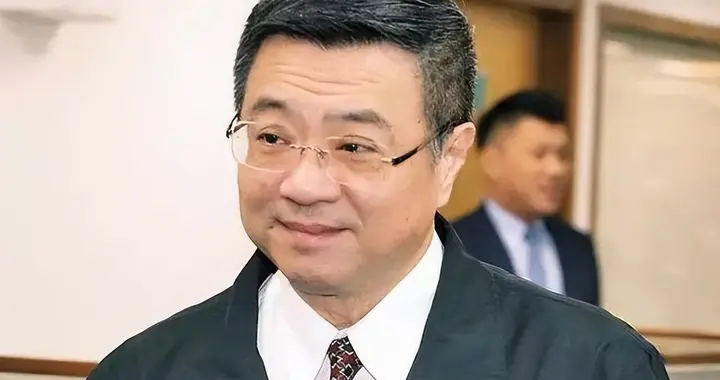 窜日见到“那位女士”？卓荣泰为舔日遭全台怒骂，蓝营春天来了！