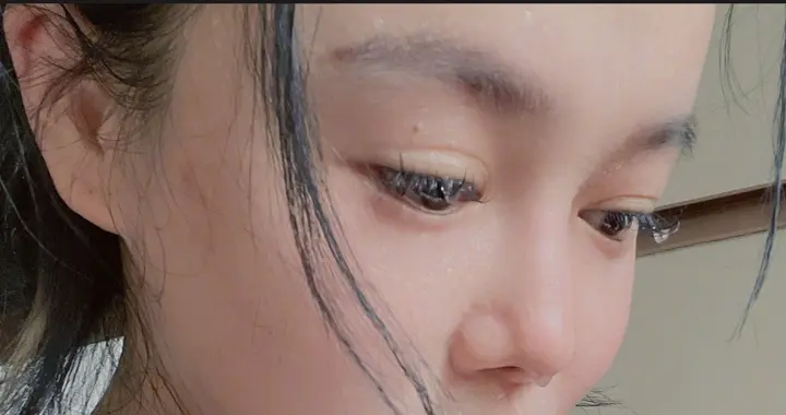 冉莹颖卖惨翻车？知情人曝破产另有隐情，她曾和老总紧密互动