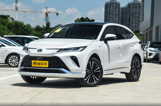 丰田SUV15万起，与皇冠陆放汉兰达同级，2.0L+双叉臂，却被冷落