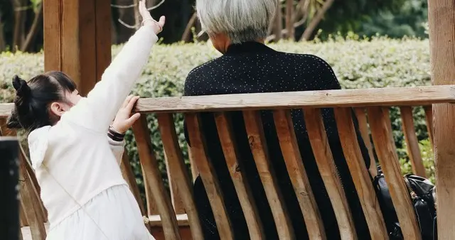 老人帮子女带娃，记住三句话，既出力又不委屈自己