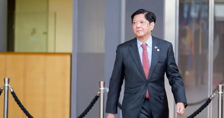 马科斯没想到，先等来的不是抢占黄岩岛，而是四大舰队的突然扫海