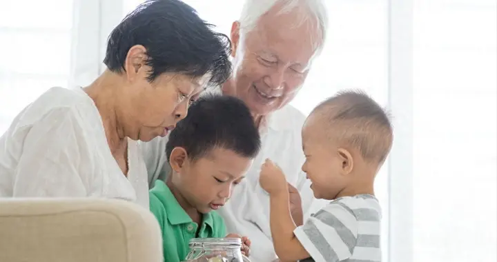 日本养老全线崩盘！护工难找，年迈老人被迫谋生，这也给中国警醒