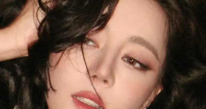 美女壁纸-第6462期-迪丽热巴