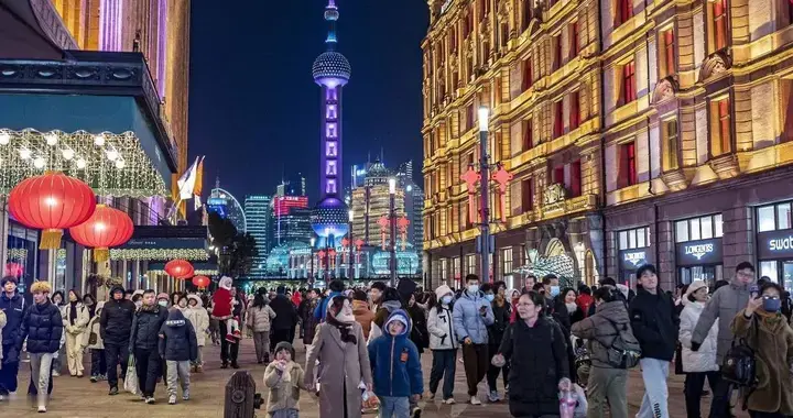 2026上半年消费遇冷，大件商品持续拖累，结构分化暗藏回暖信号