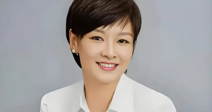 主持人李小萌
