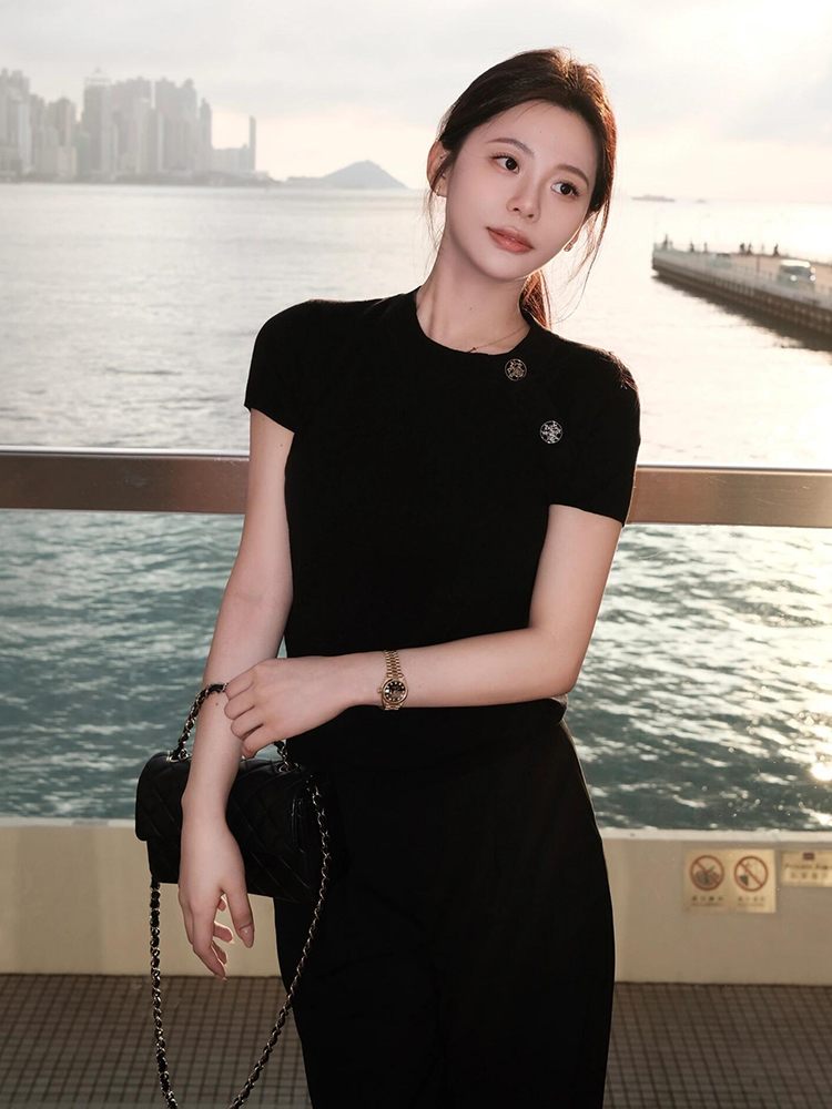 休闲上衣设计感小众黑色显瘦圆领短袖T恤夏