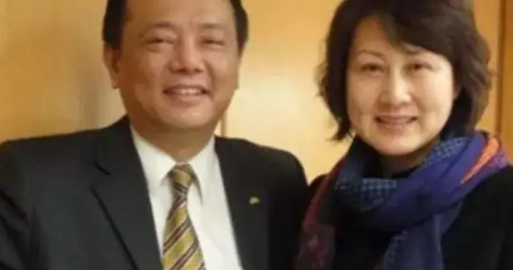 恩爱30多年还生了个“大明星”，嫁给作家的她，才是真正人生赢家