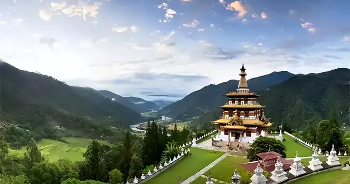 唯一不与中国建交的邻国，首都离中国仅45公里，曾实行一妻多夫