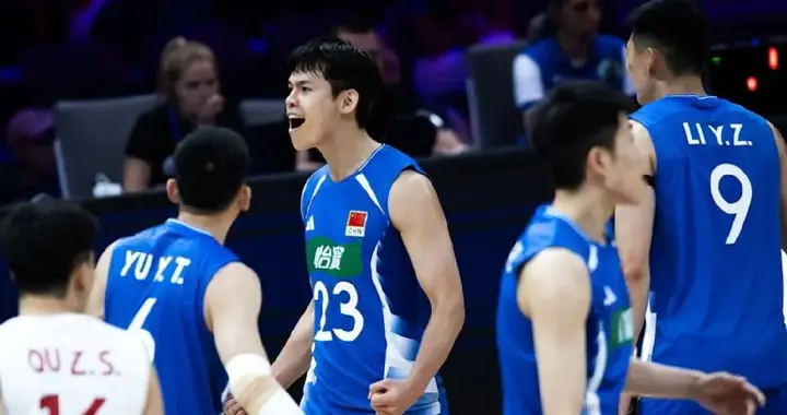 中国男排今晨0-3不敌法国！
