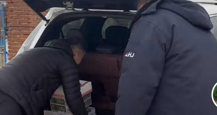 徐姥姥首次曝光家庭关系，没想到引争议 ：到处乱糟糟 真孝顺吗？