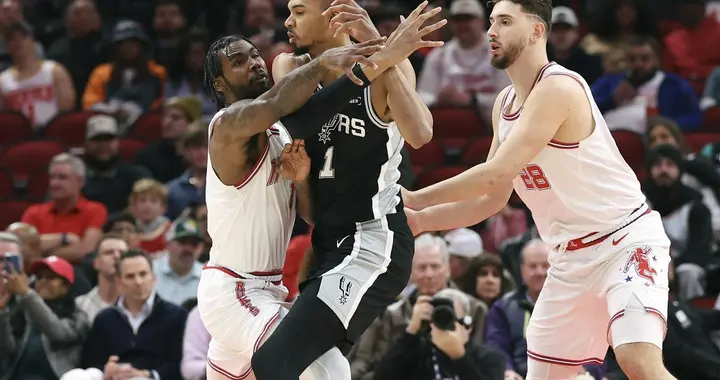 111-99！16分大逆转，火箭末节崩盘，申京20-7，文班末节大爆发