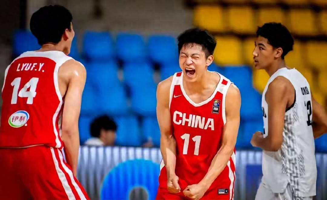 2米03！2米11！天赋超王俊杰 16岁跨级打U18 未来或成男篮最强前锋