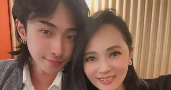 58岁伊能静自曝个人隐私，离谱的一幕上演，原来秦昊妈妈没说谎