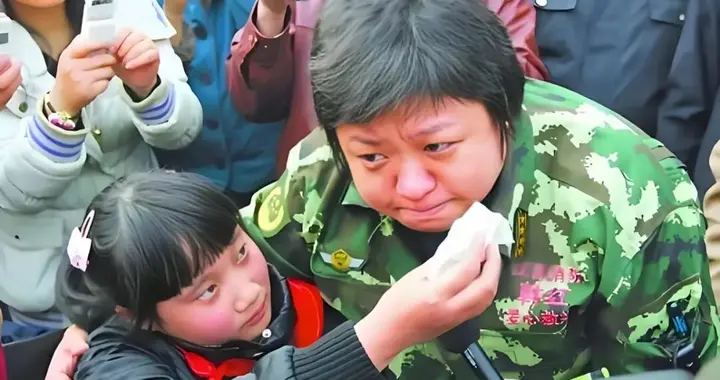 韩红在内蒙古义诊，网友在网上教她做人