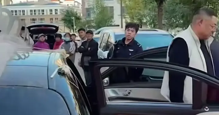 “拦婚车要红包”，“风俗”与人性底线的碰撞