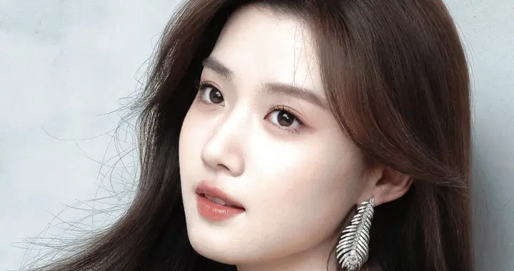 卢昱晓，甜美迷人，太令人心动了