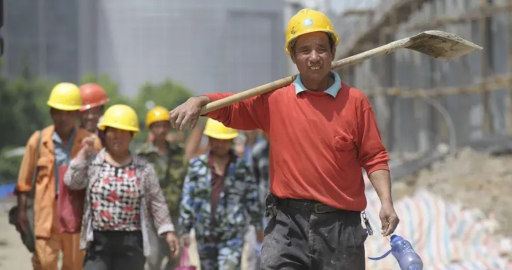 6月1日起全国工地统一用工新规！60岁以上农民工上岗有明确标准