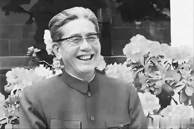 抗美援朝结束，李克农评价乔冠华“早晚要吃大亏”，不料果真应验