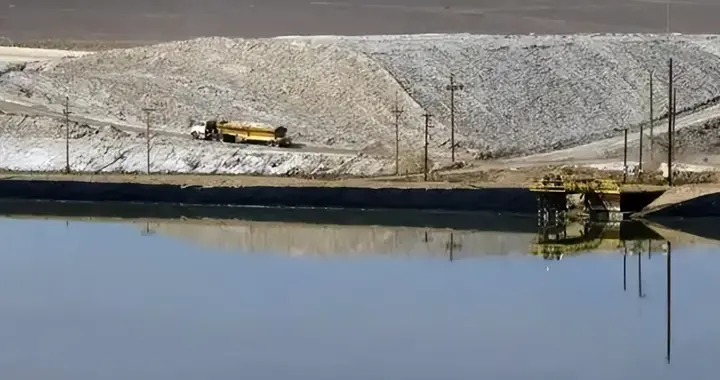 出大事了！中国又一伙伴倒向美国？撕毁合同，矛头直指中方！