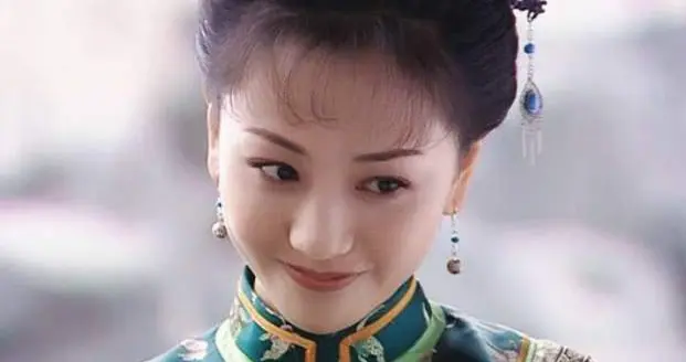 努尔哈赤的继母，对努尔哈赤刻薄寡恩，却又依附其安度晚年