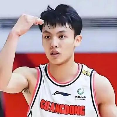 体育哲人：徐杰再一次掉出首发大名单！ C