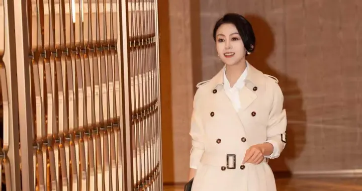从“好看”走向“合适”，李品诺把职业着装教成场合判断