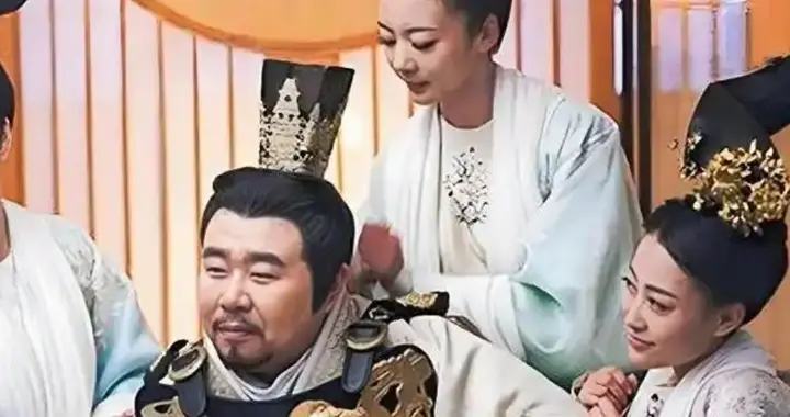 皇帝生不出儿子，就把宠妃送给大臣 “借种”，12个儿子全非亲生