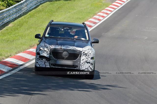 格栅尺寸大增 新款奔驰GLE谍照曝光 有望2026年发布