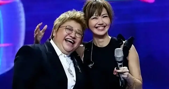 韩红终于出面发文！态度变化太明显没提半句委屈，14个字耐人寻味