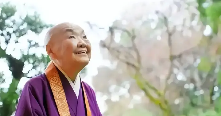 日本女尼姑皈依佛门四十年，却偷情迎欢风流一生，死前称愧对中国