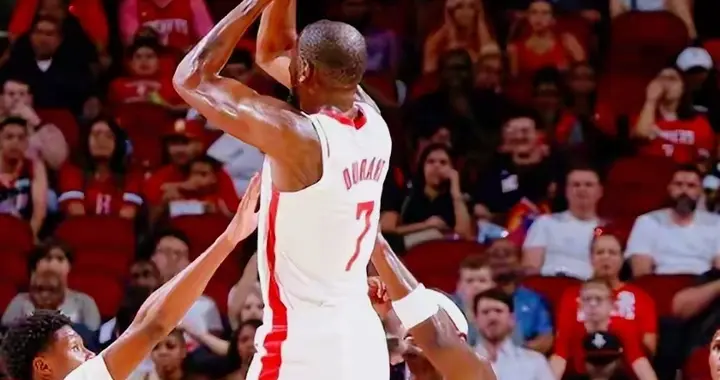 伊森飘了？三分11%要4年9000万，火箭不惯着：首发先没了