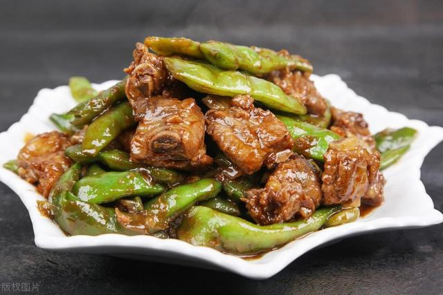 豆角烧排骨：探寻中华美食的独特魅力