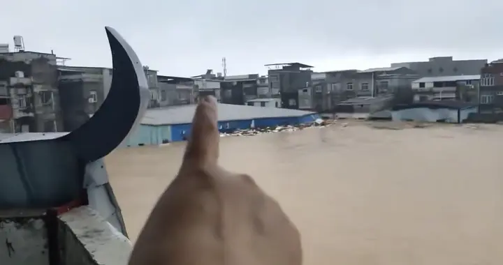 广西大洪灾，村庄被淹！！！广西加油！！！