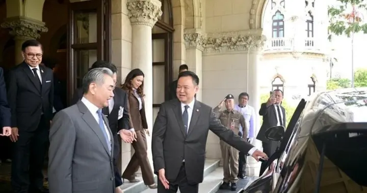 从“总理座驾”到“全球销冠”：比亚迪改写世界汽车格局