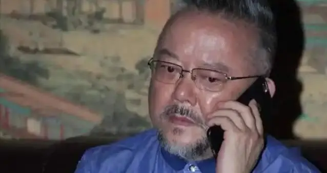 被传卖掉上亿豪宅、移民美国的王刚，如今已走上演员的另一条大道