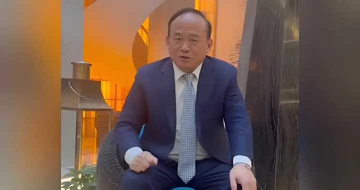 “搅局者”兰世立：硬刚金龙鱼，侠义还是生意？