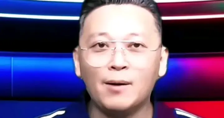 解说员周亮无奈透露，上海申花在球员转会方面抢不过上海海港。