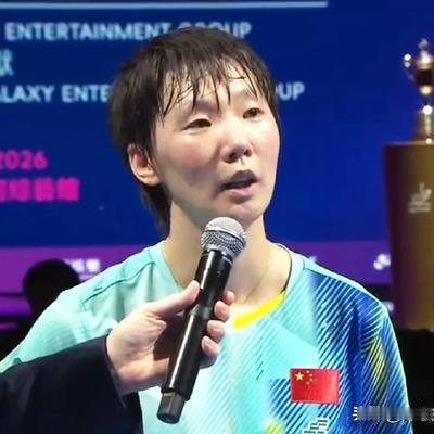 生活会更好：    王曼昱打削球手桥本帆