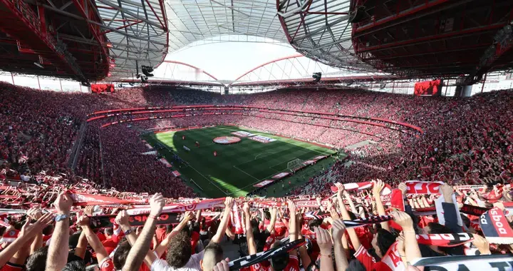 发挥穆里尼奥吸金效应，本菲卡开放2000张红卡，争取更多重建时间