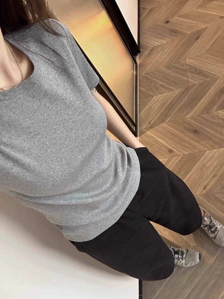 韩系卡其色修身正肩短袖t恤女夏季小个子独