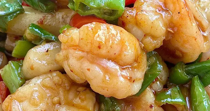 一锅年糕虾仁，满溢家常幸福味